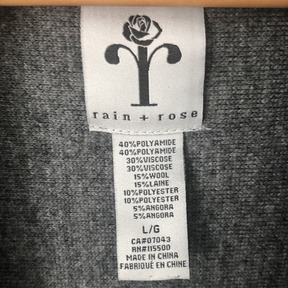 Asymmetrical wrap sweater - Picture 3 of 4